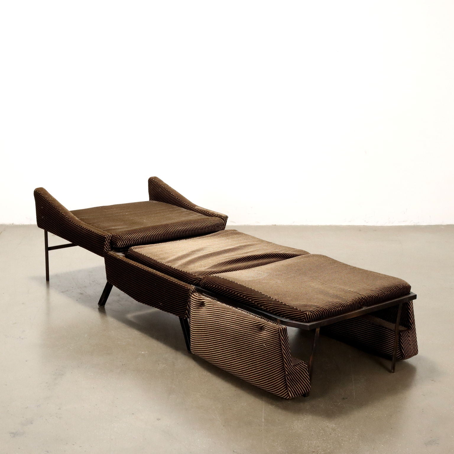 Vintage Armchairs Velvet Foam Italy 1960s-1970s | Modernism  Armchairs