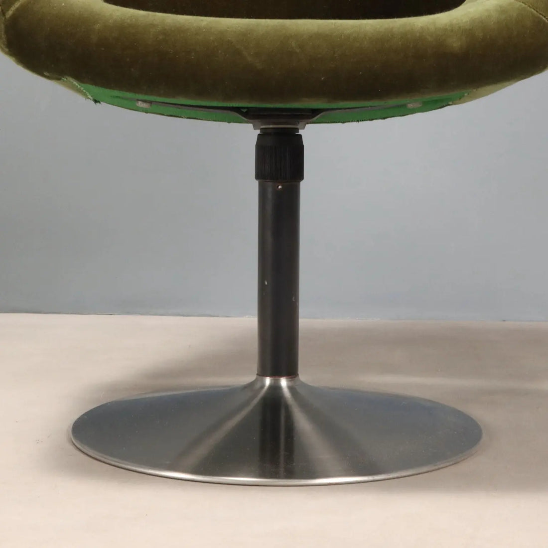 Vintage Armchairs Fabric Foam Metal Design Italy 1970s | Modernism | Armchairs