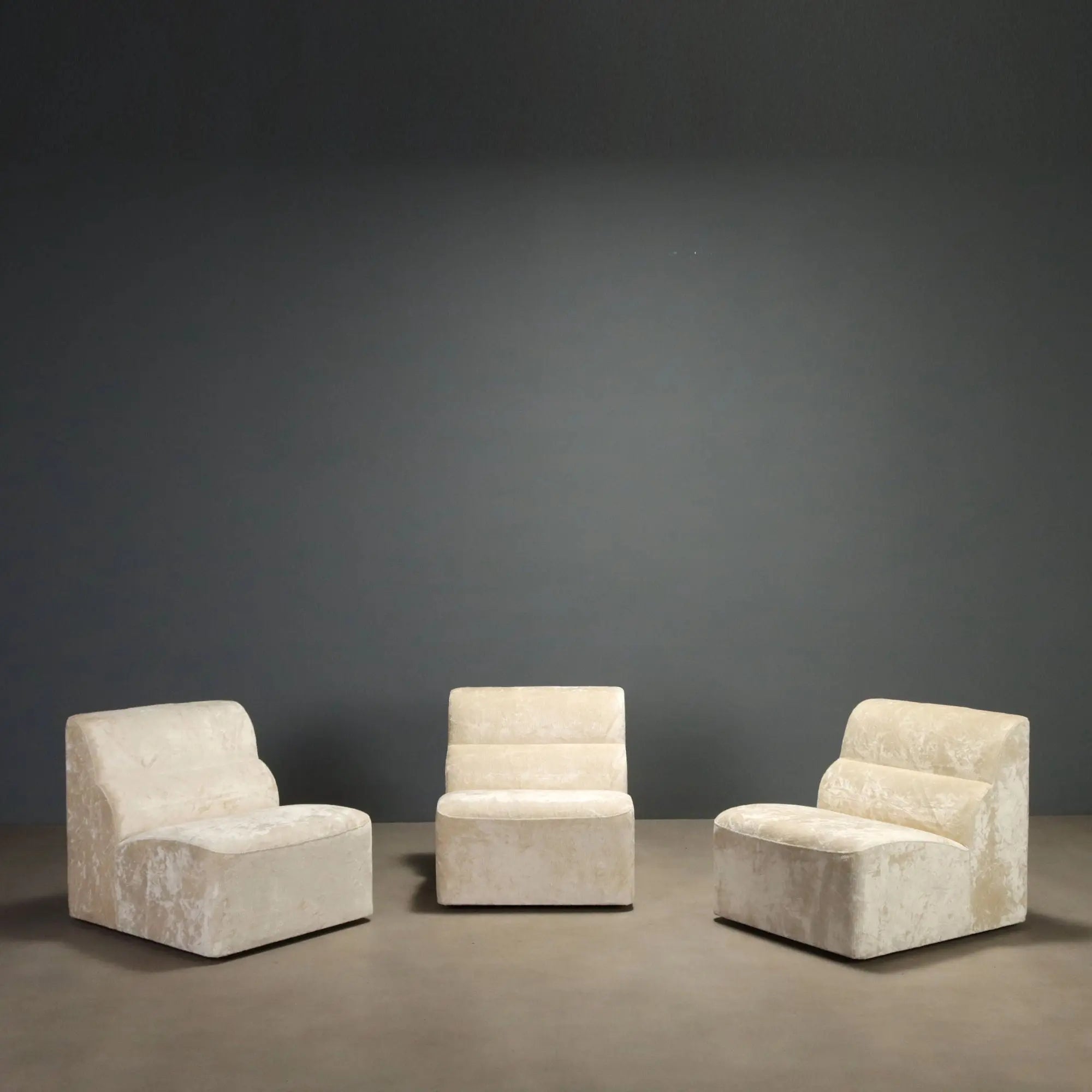 Simon Gavina Antelami Armchais Design Kazuhide Takahama 1970s