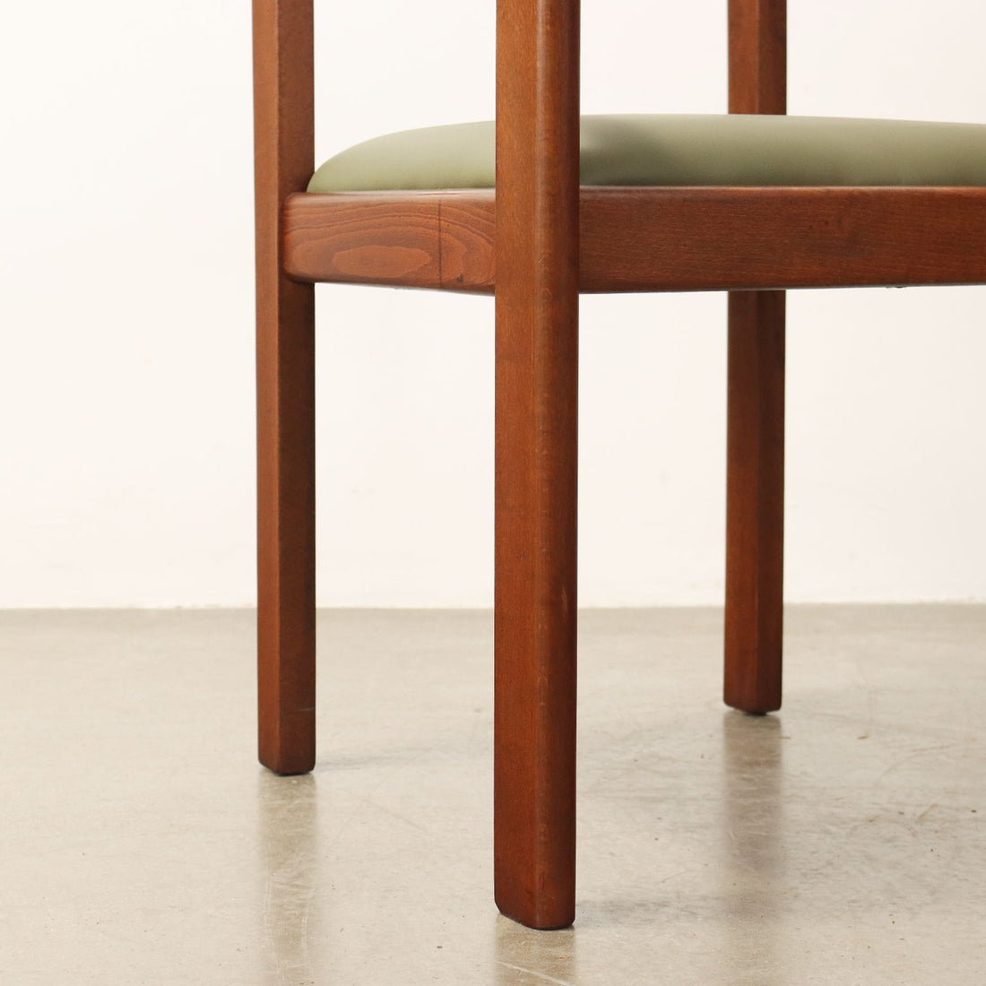  | Modernism  Chairs