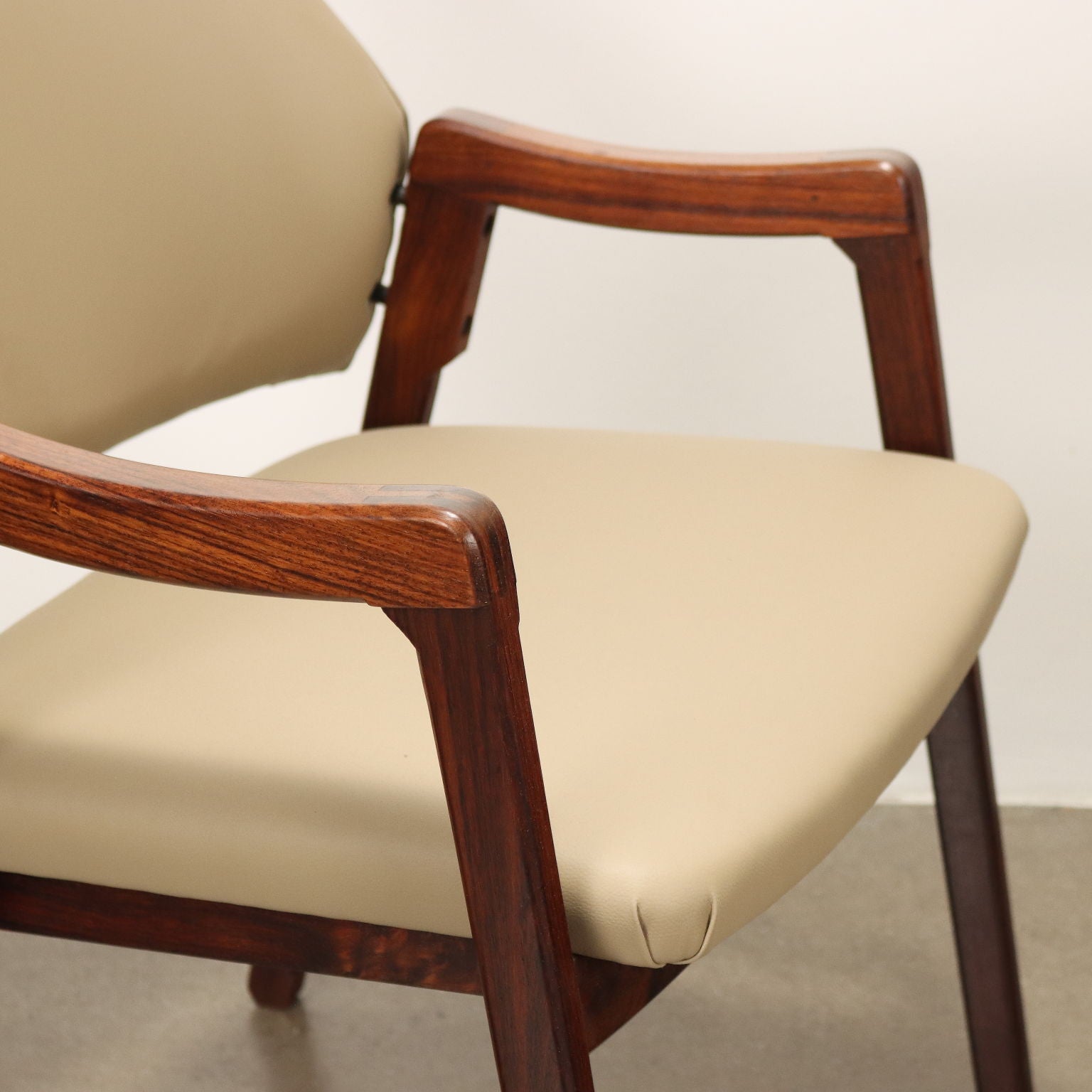  | Modernism  Chairs