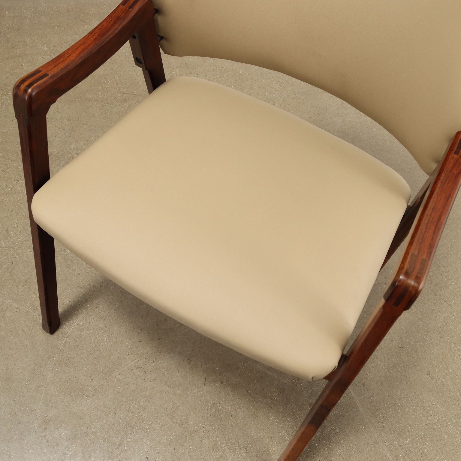  | Modernism  Chairs