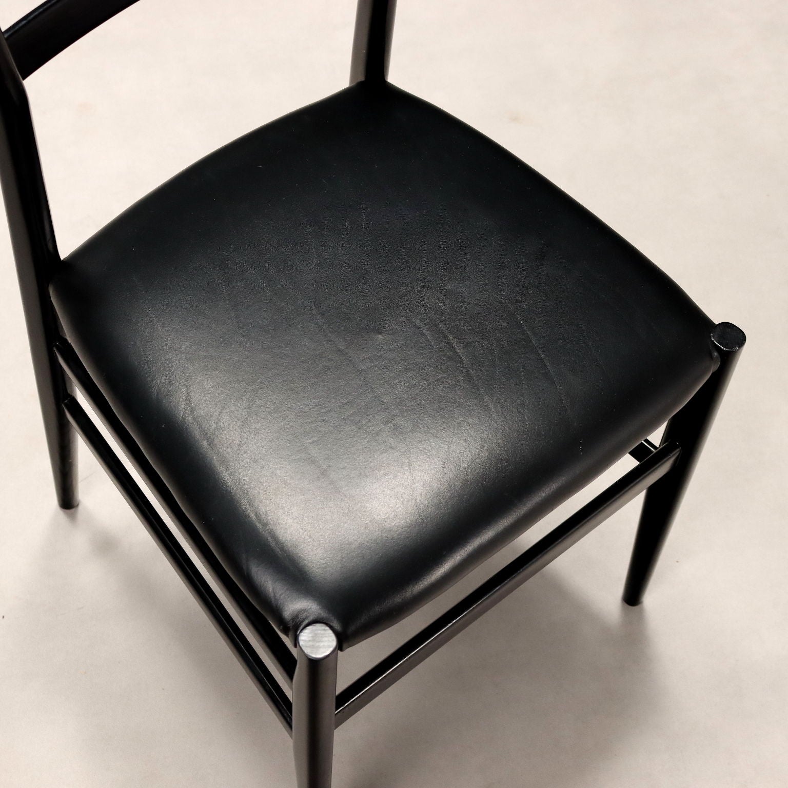  | Modernism  Chairs