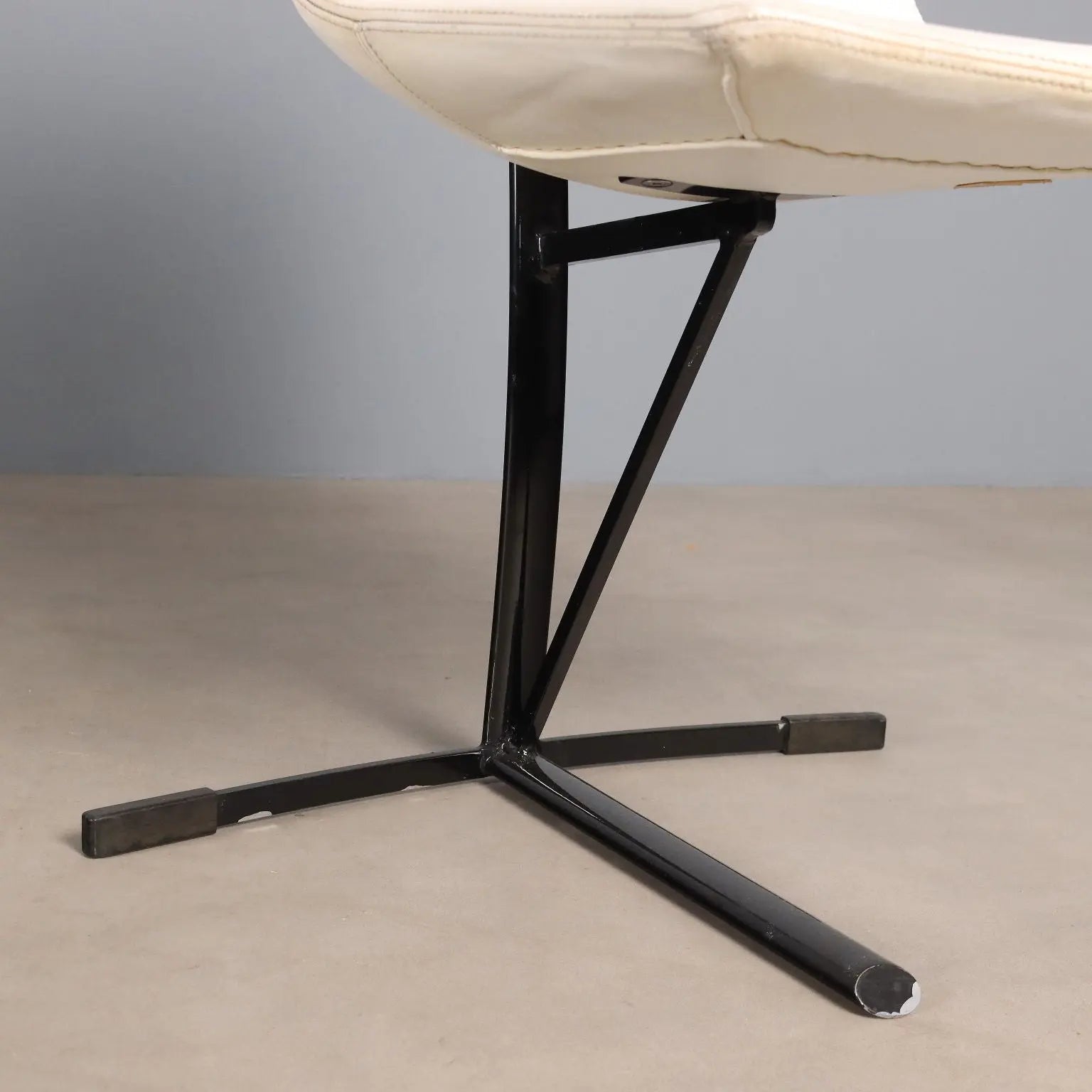 Saporiti Chairs 1960s Enameled Metal