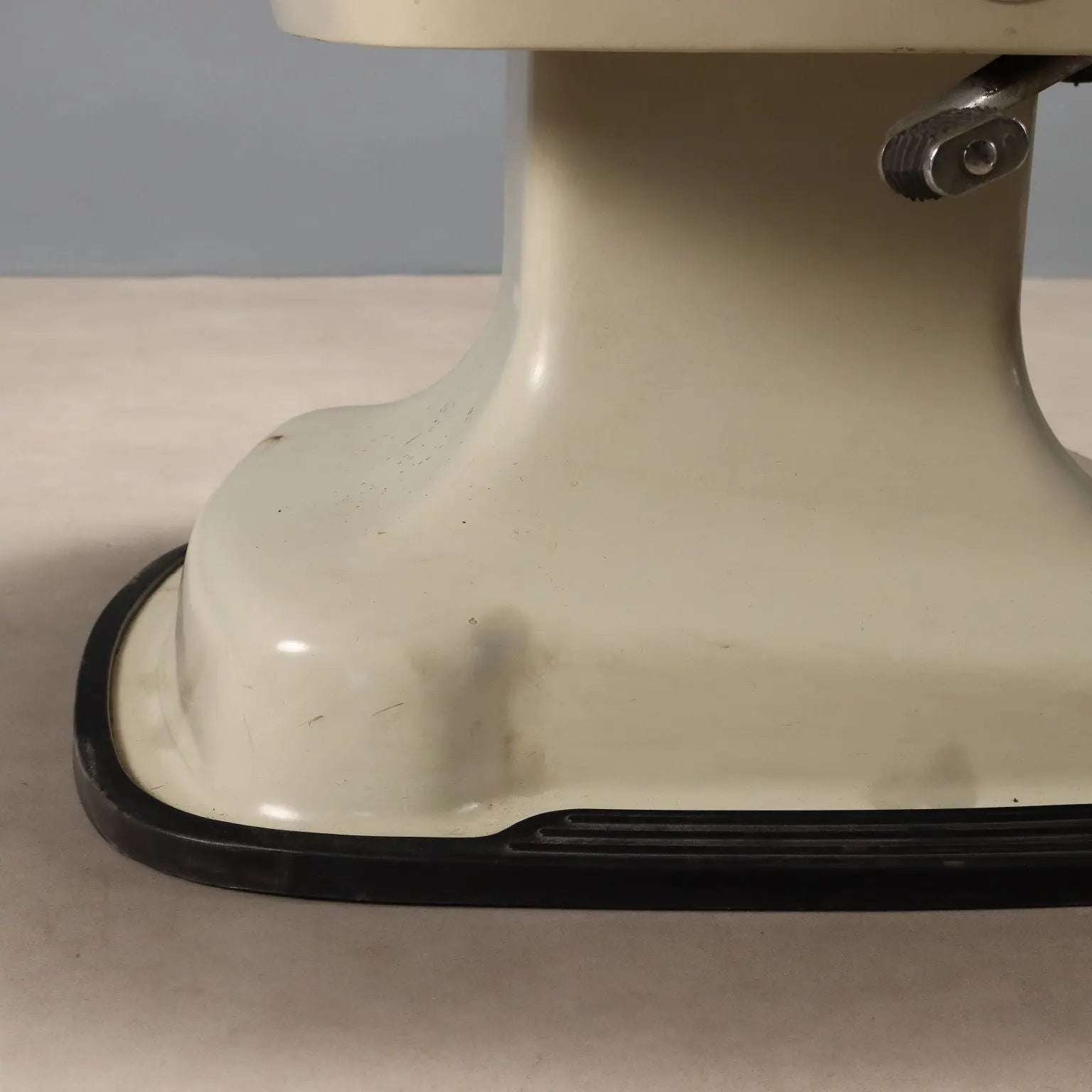 1960s Barber Chair in Two-Tone Faux Leather