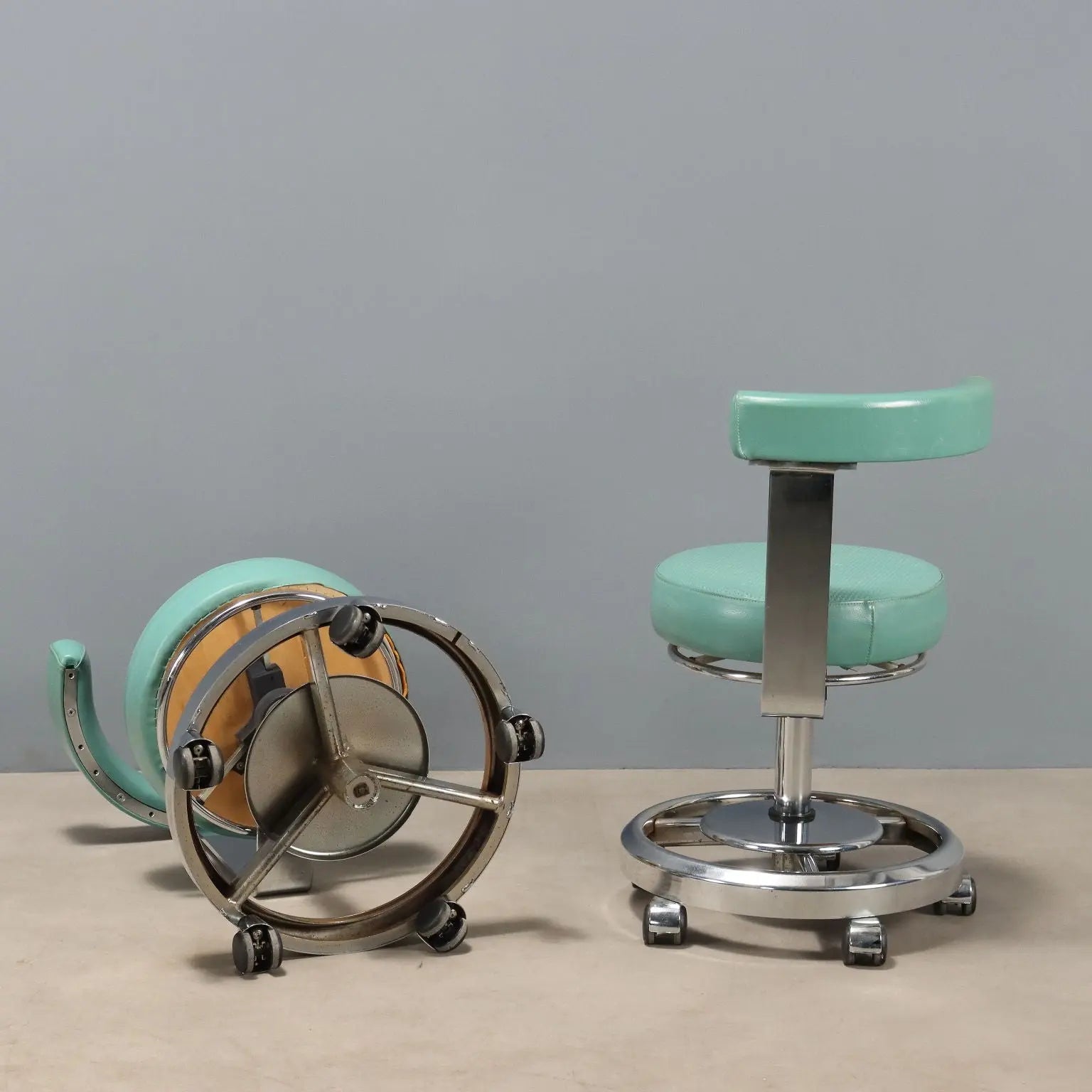 Vintage Dentist's Stools Metal Leatherette Design Italy 1980s | Modernism | Chairs