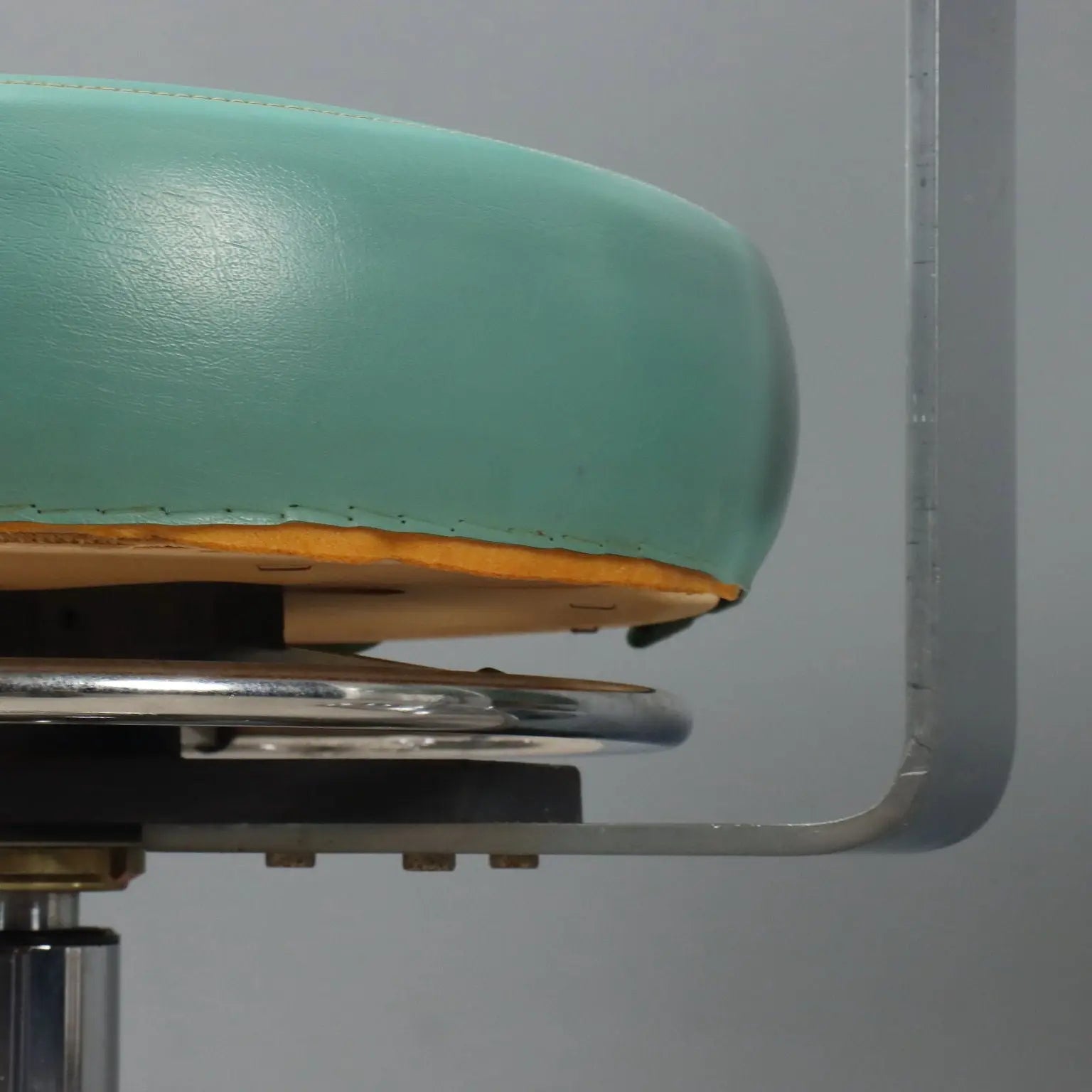 Vintage Dentist's Stools Metal Leatherette Design Italy 1980s | Modernism | Chairs