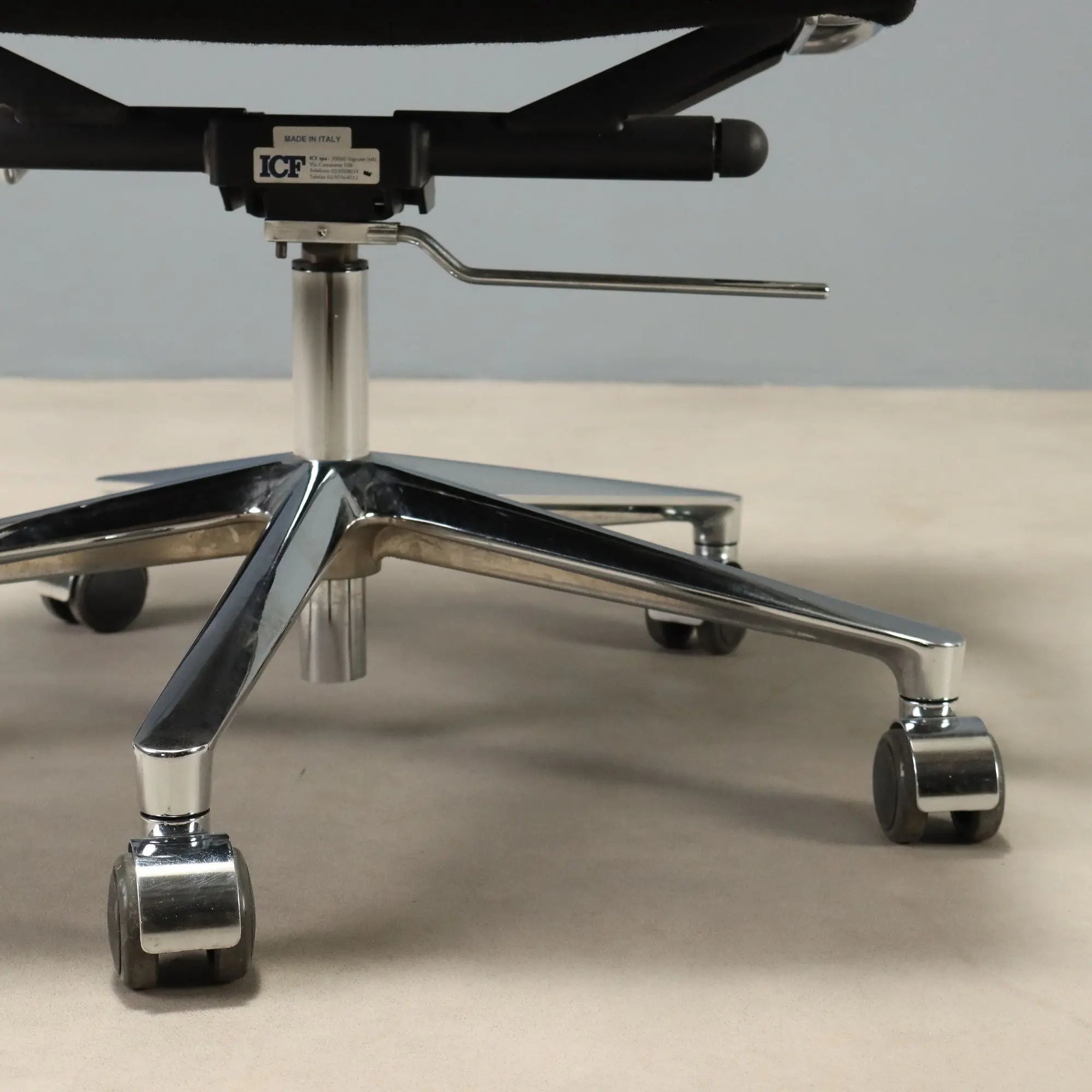 Vintage ICF Office Chair Design Eames Aluminium Italy 1970s