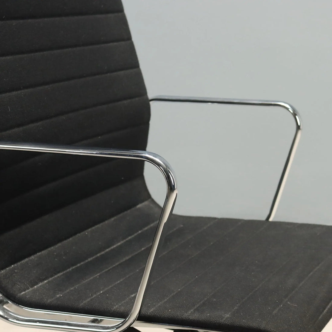 Vitra EA 119 Armchair Vintage Design Eames 2000s