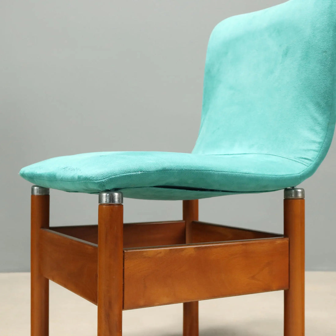 Saporiti Chelsea Chairs Beech Vintage Design V. Introini 1960s