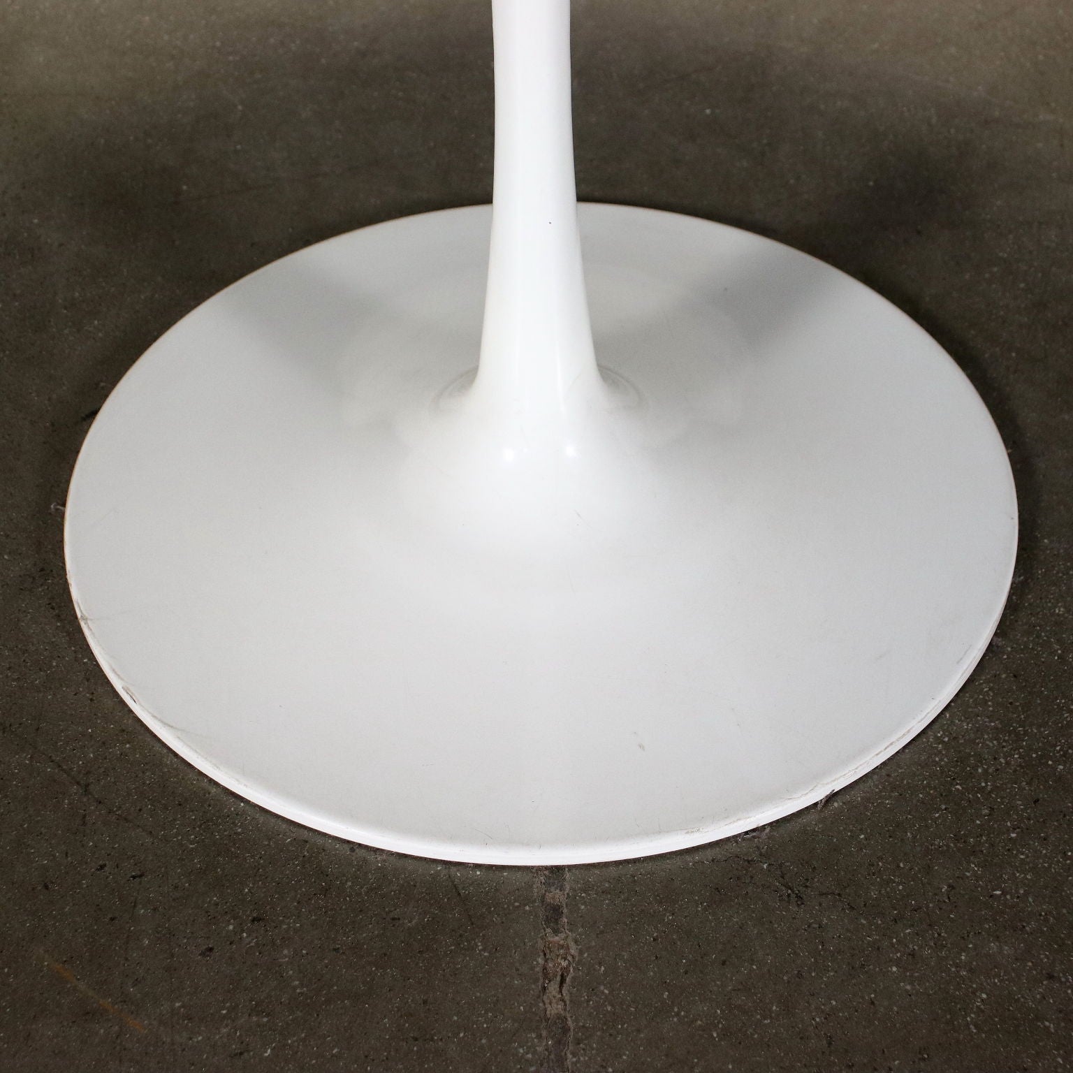 Vintage Table Tulip Style Lacquered Wood Italy 1960-1970s | Modernism  Tables