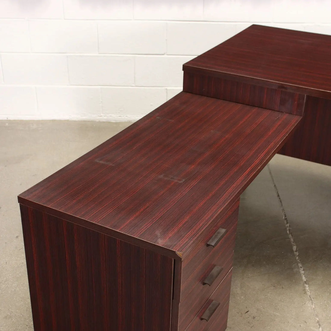 Desk Laminate Italy 1960s | Modernism | Tables