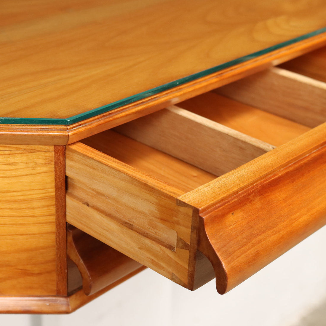 Console Maple Veneer Italy 1950s-1960s | Modernism  Tables