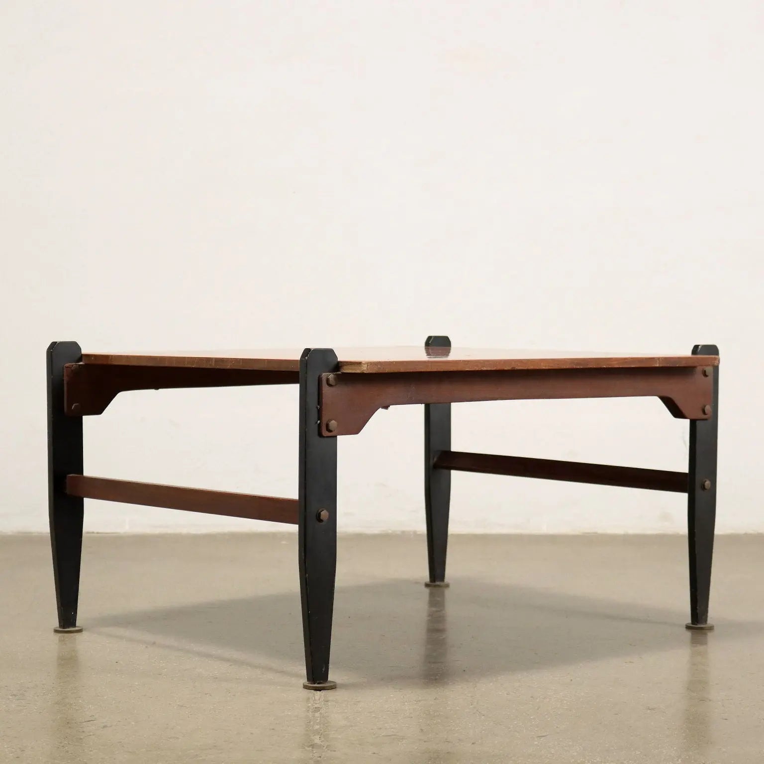 Vintage Coffee Table 1960s Solid Wood Mahogany Veneered | Modernism | Tables