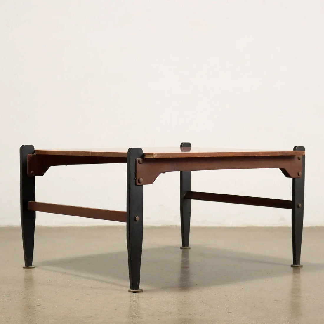 Vintage Coffee Table 1960s Solid Wood Mahogany Veneered | Modernism | Tables
