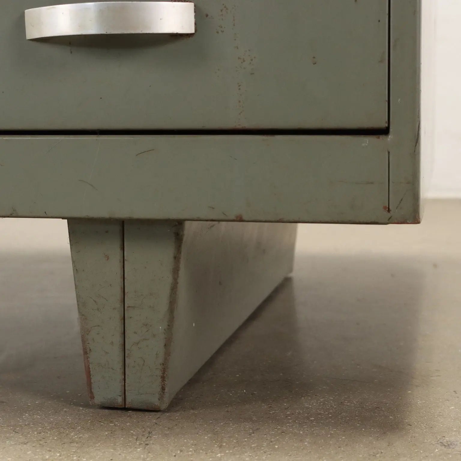Vintage Writing Desk from the 1960s Enamelled Metal Leatherette | Modernism | Tables