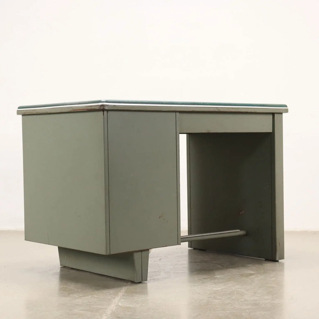 Vintage Writing Desk from the 1960s Enamelled Metal Leatherette | Modernism | Tables