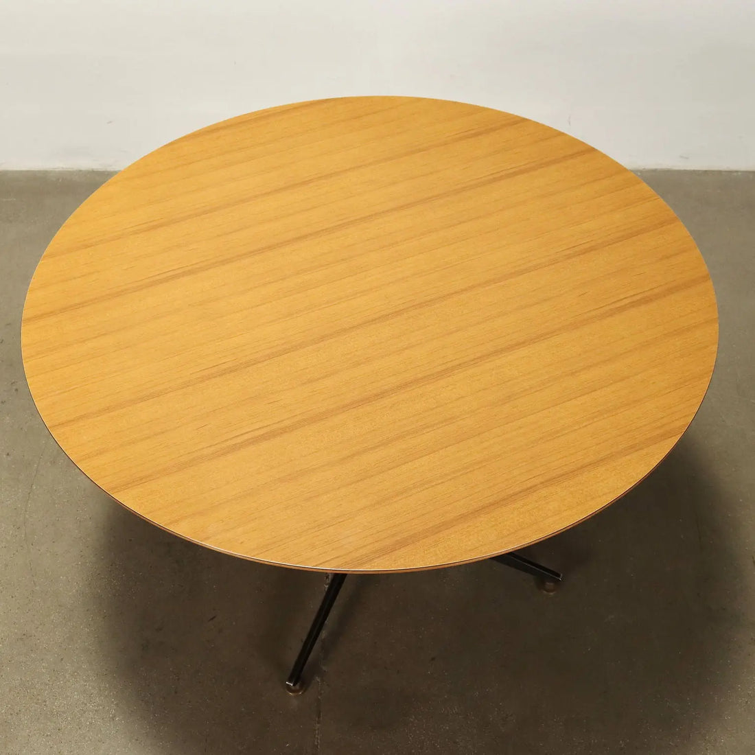 Vintage Table Enamelled Metal Painted Beech Wood Brass Design 1960s | Modernism | Tables