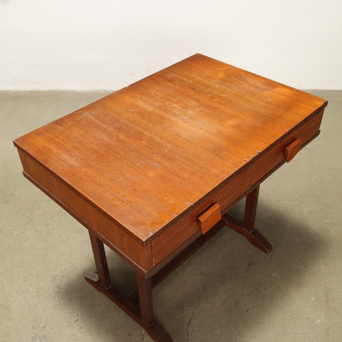  | Modernism  Tables