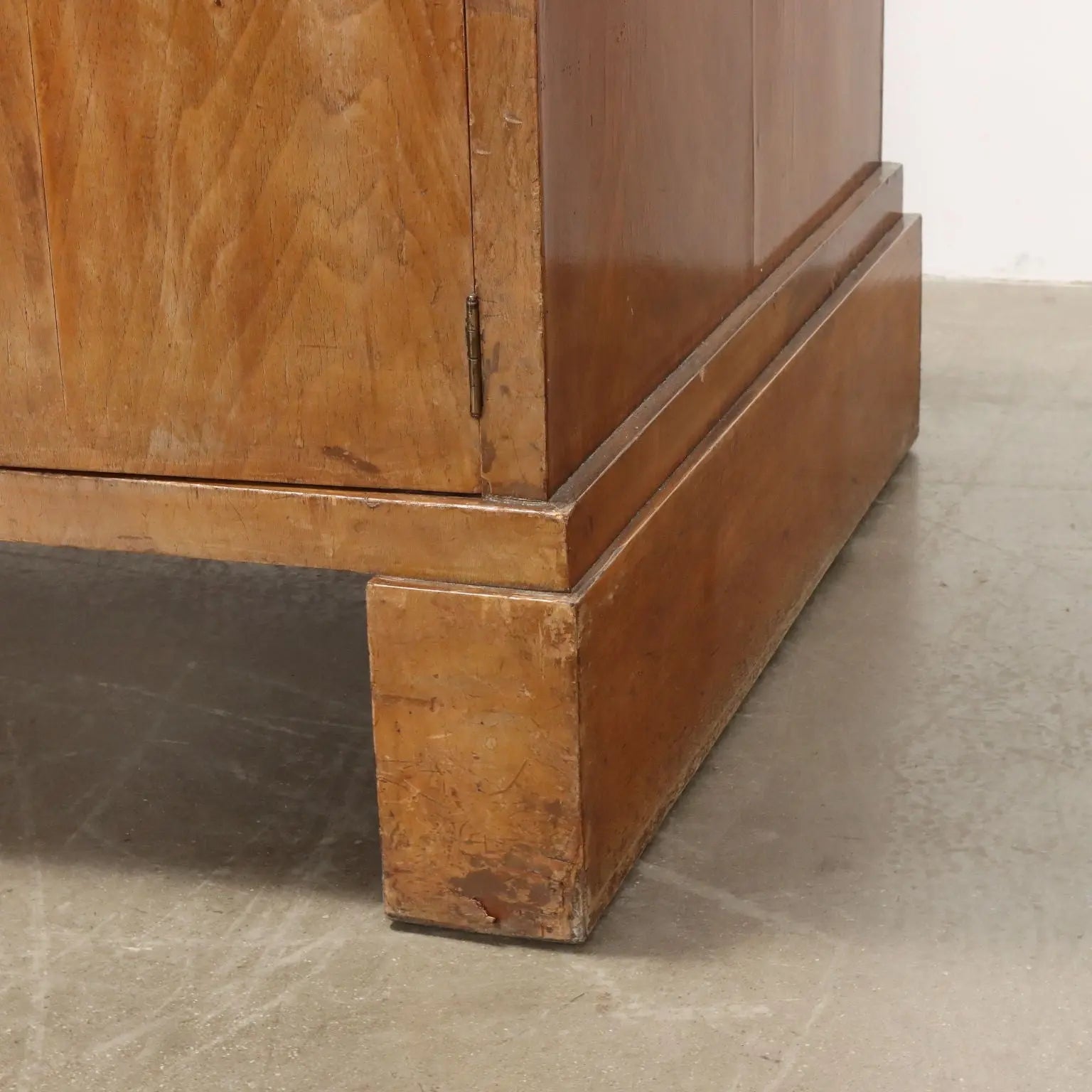 Vintage Writing Desk Walnut Veneer Wood Drawers Italy 1920s | Modernism | Tables