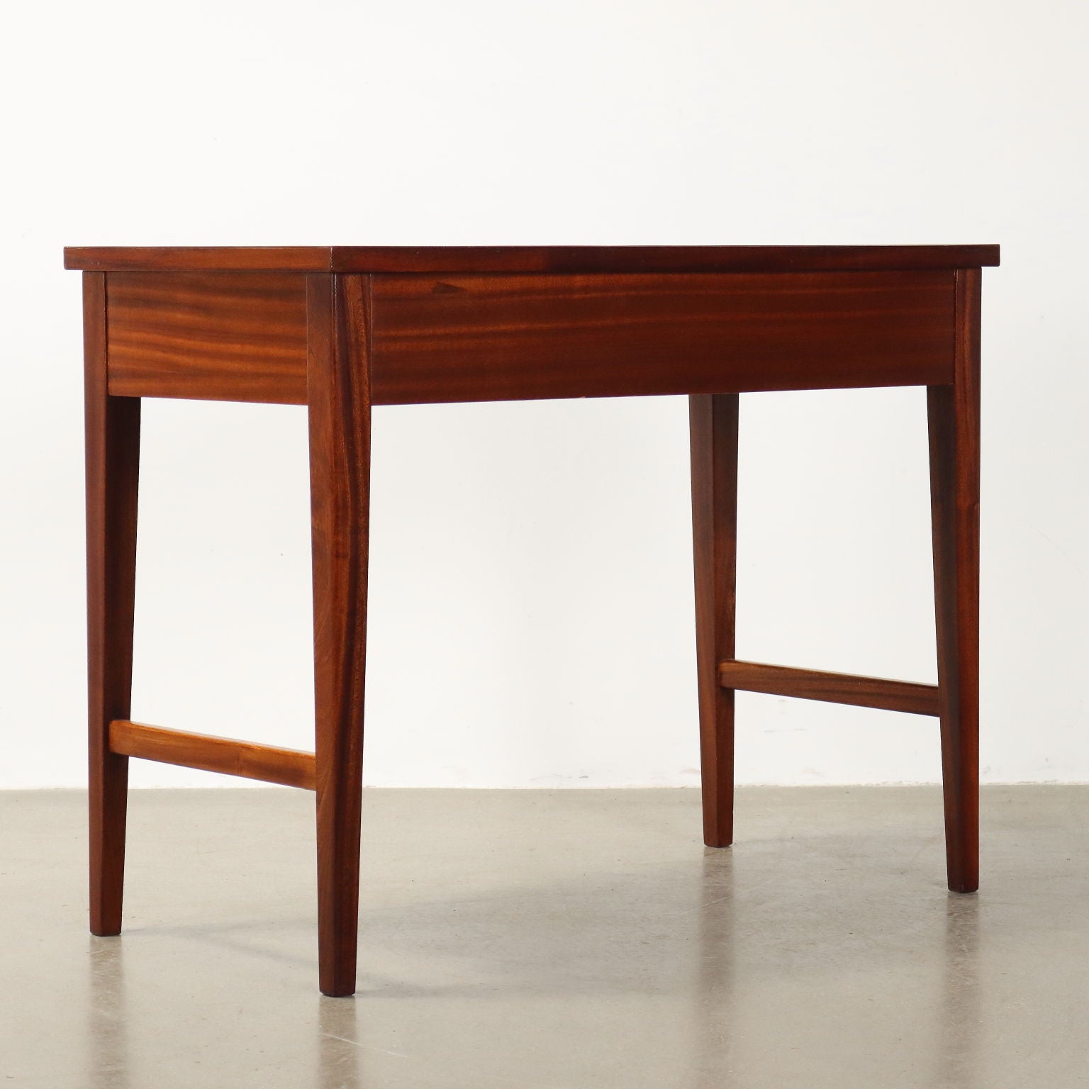  | Modernism  Tables