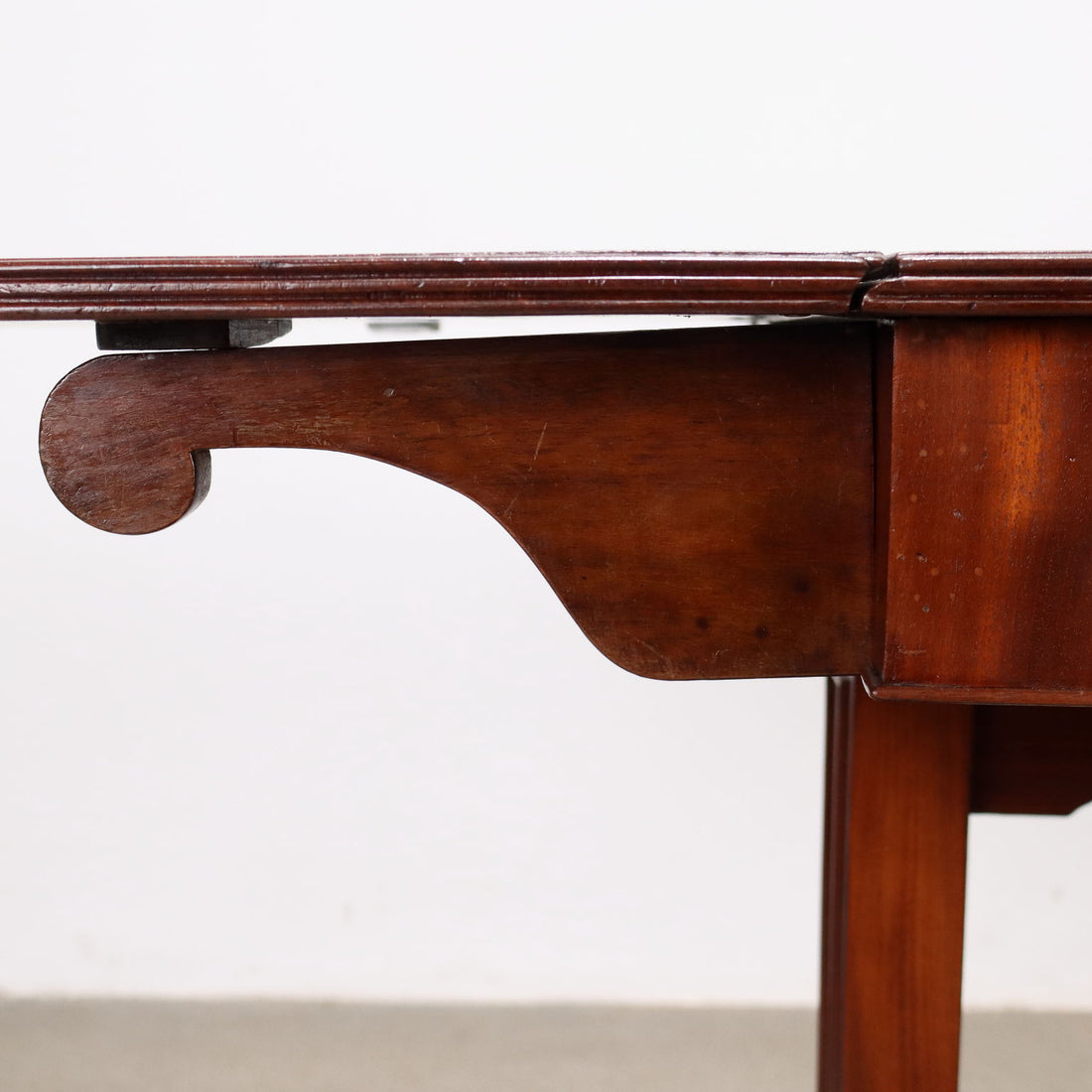  | Modernism  Tables