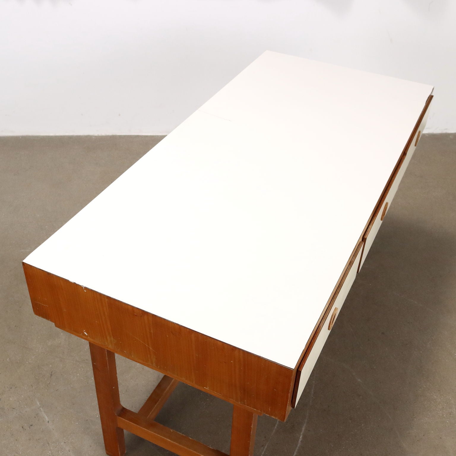  | Modernism  Tables