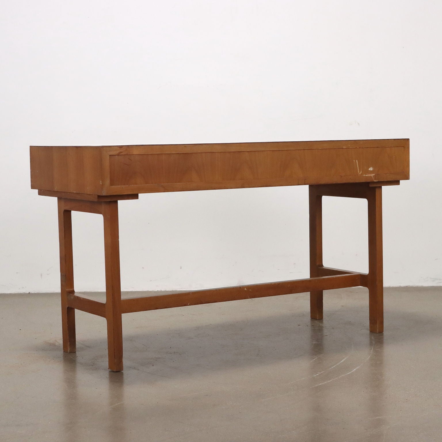  | Modernism  Tables