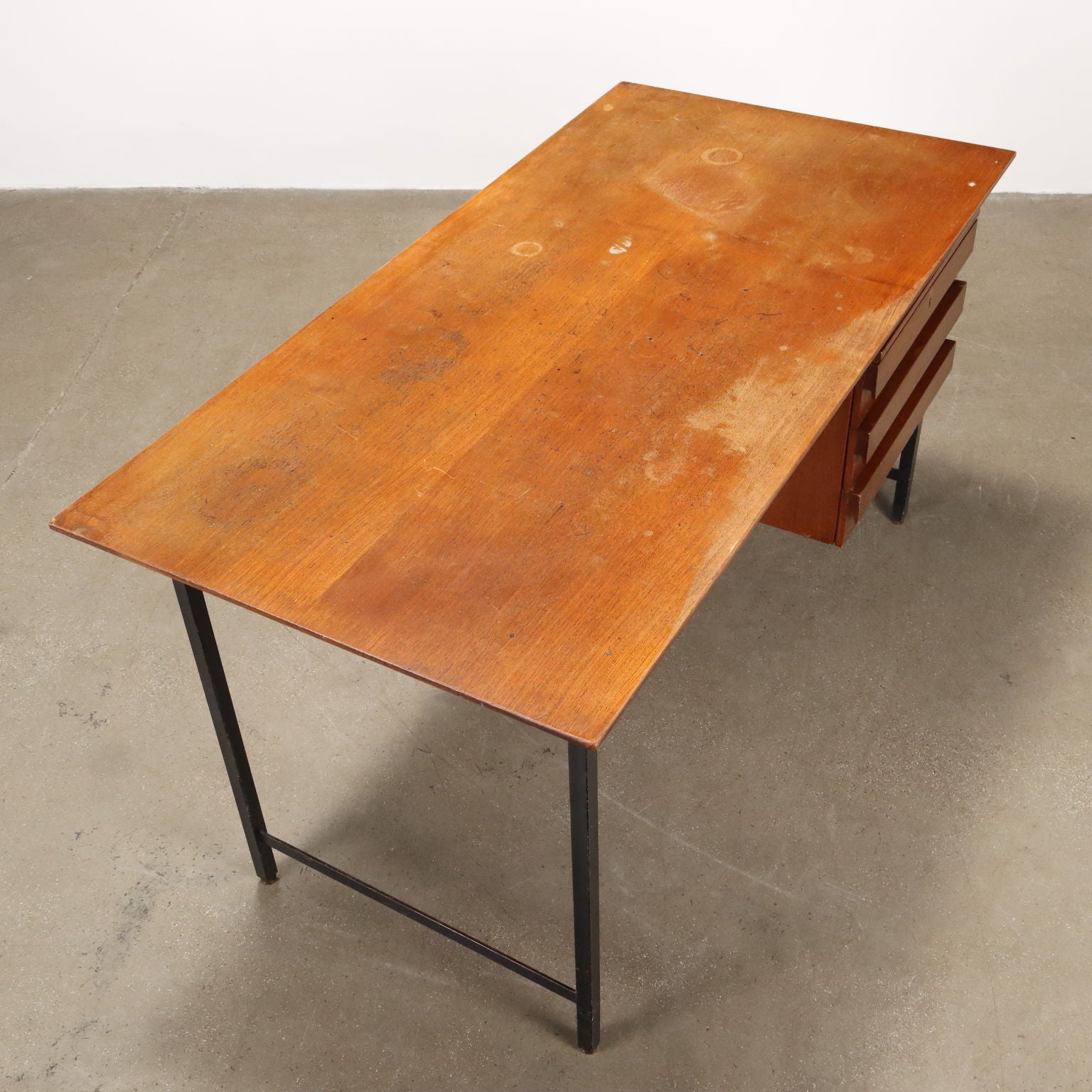  | Modernism  Tables