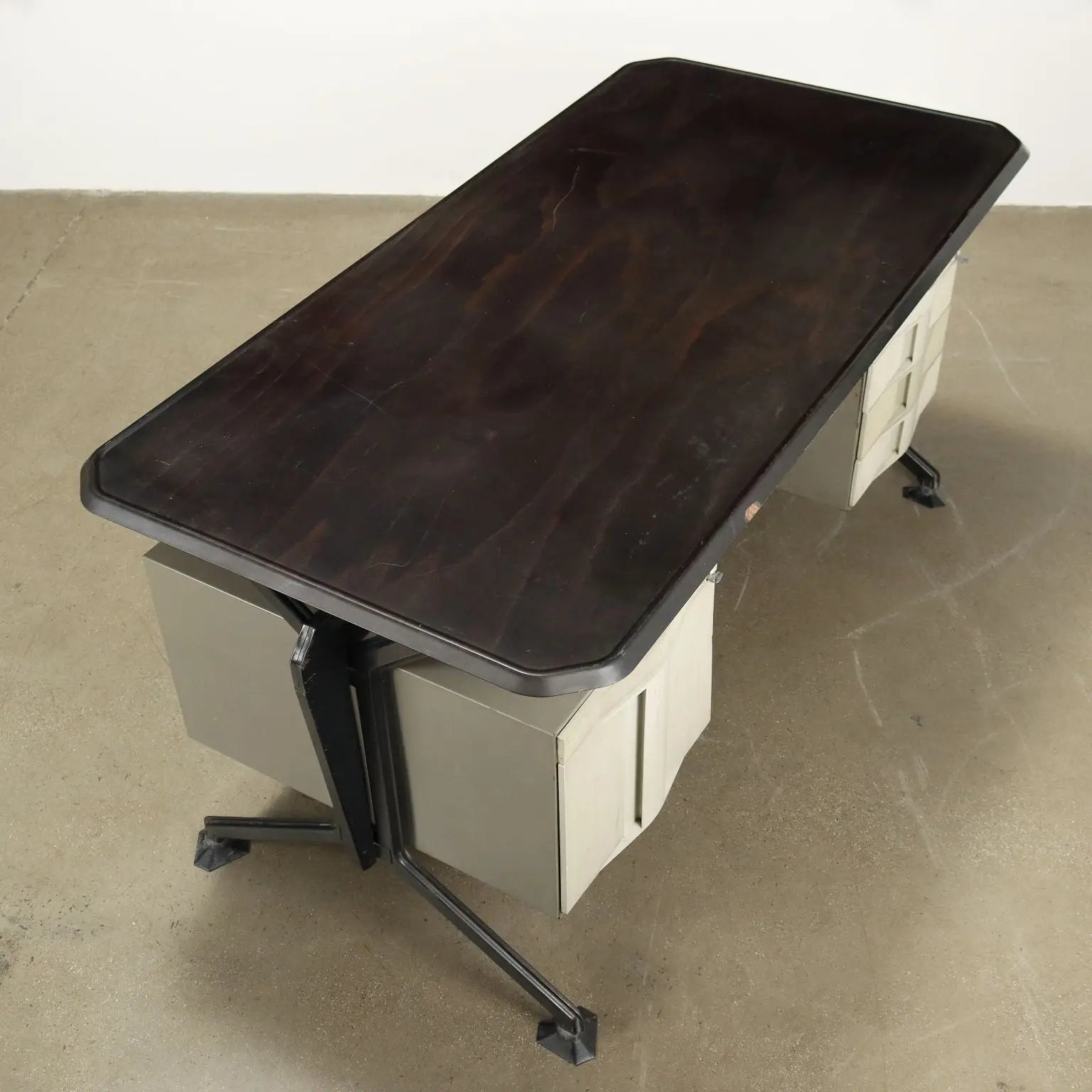 Olivetti Arco Writing Desk Design BBPR Vintage 1960s-1970s | Modernism | Tables