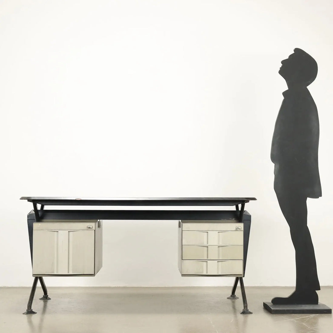 Olivetti Arco Writing Desk Design BBPR Vintage 1960s-1970s | Modernism | Tables