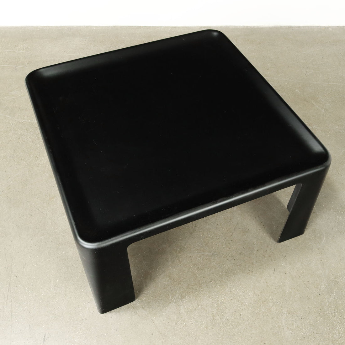 C&B Italia Amanta Table Design Mario Bellini Plastic Italy 1970s | Modernism  Tables