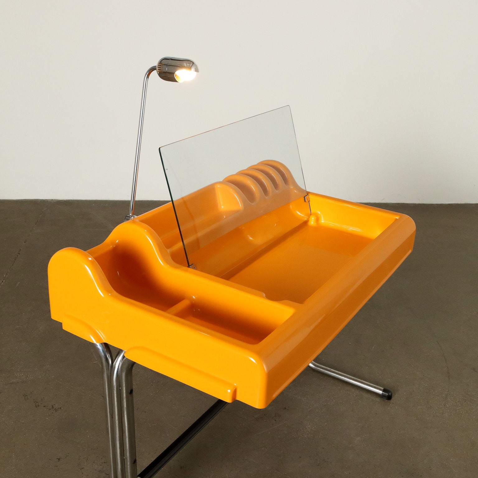  | Modernism  Tables