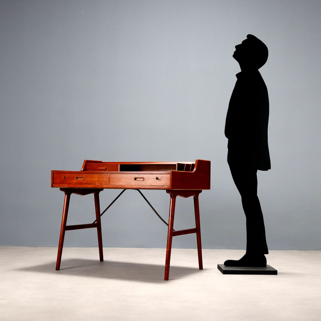  | Modernism  Tables