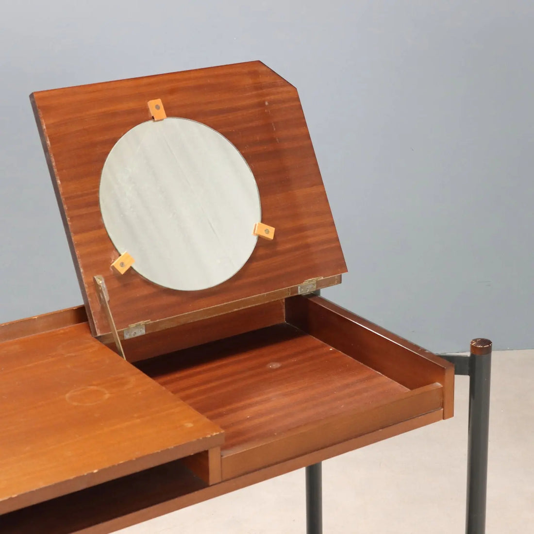 Vintage Dressing Table Mahogany Veneer Design Italy 1960s | Modernism | Tables