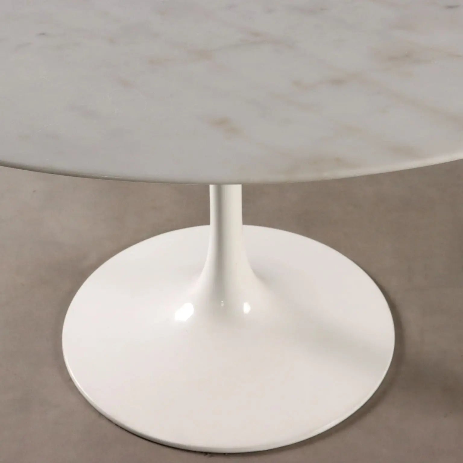 Vintage Table Tulip Style Enamelled Aluminium Design Italy 1980s