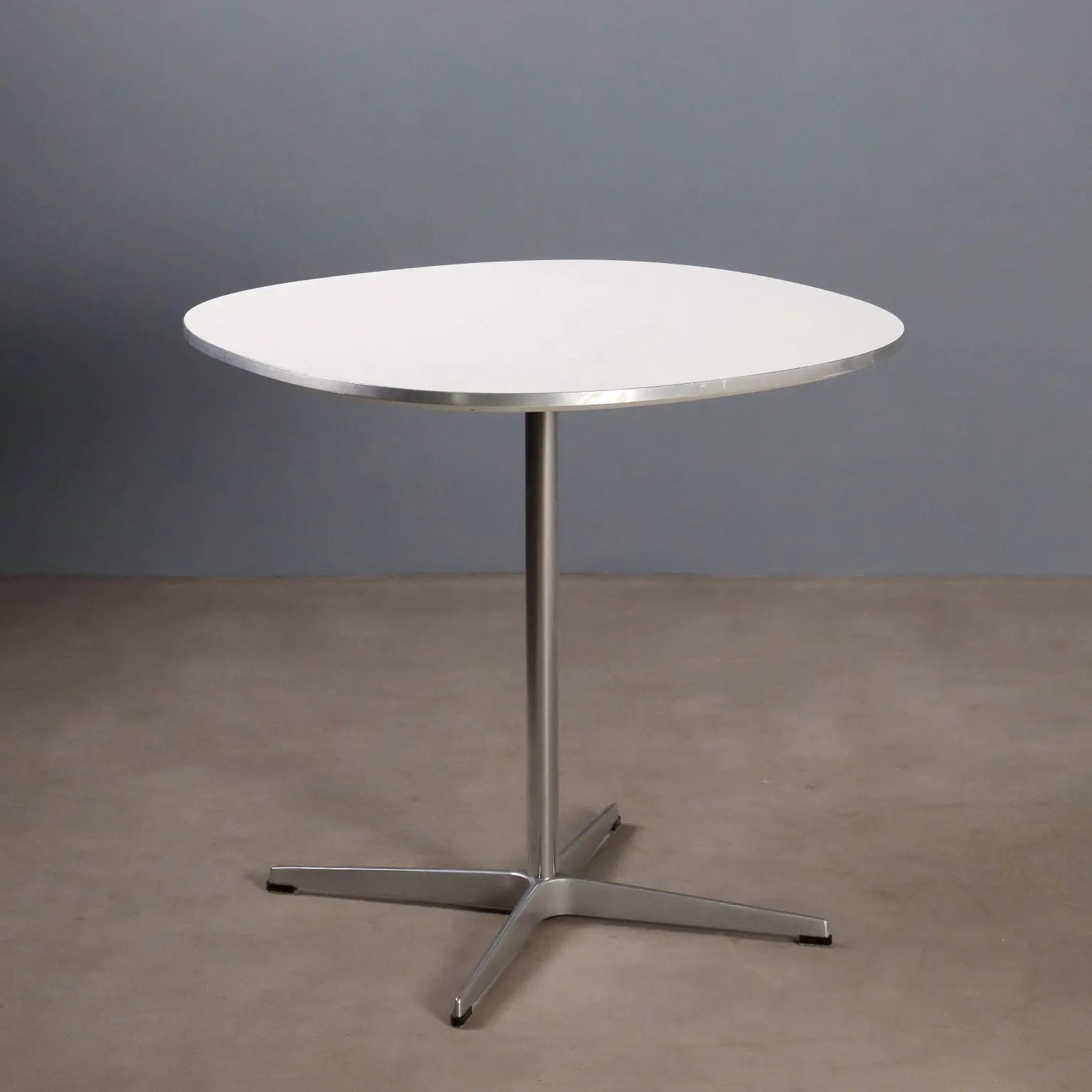 Vintage Table Fritz Hansen Design Piet Hein & Bruno Matthson 1990s