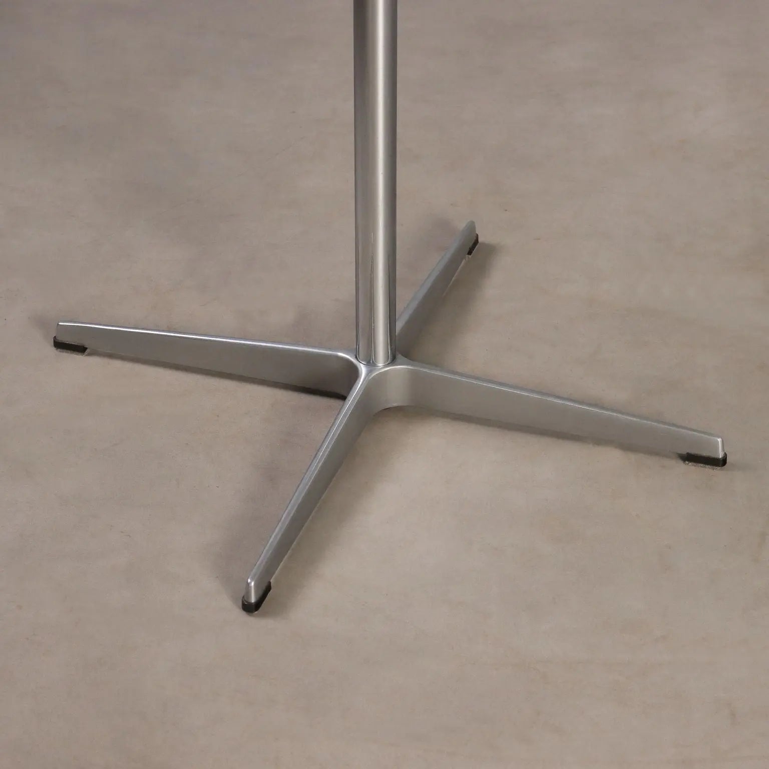 Vintage Table Fritz Hansen Design Piet Hein & Bruno Matthson 1990s