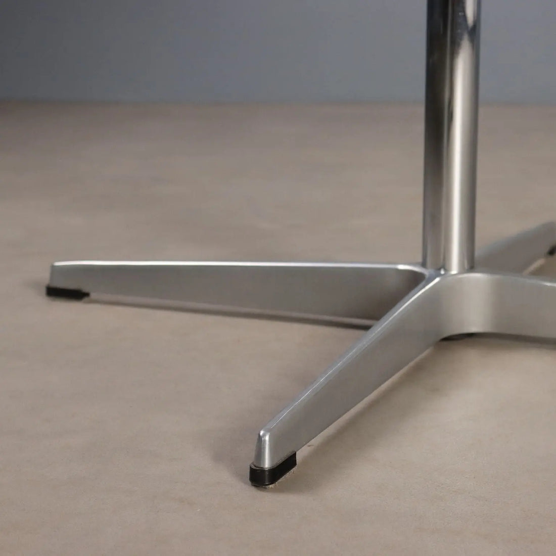 Vintage Table Fritz Hansen Design Piet Hein & Bruno Matthson 1990s