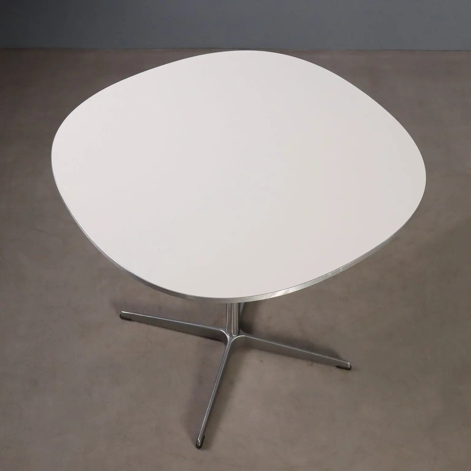 Vintage Table Fritz Hansen Design Piet Hein & Bruno Matthson 1990s