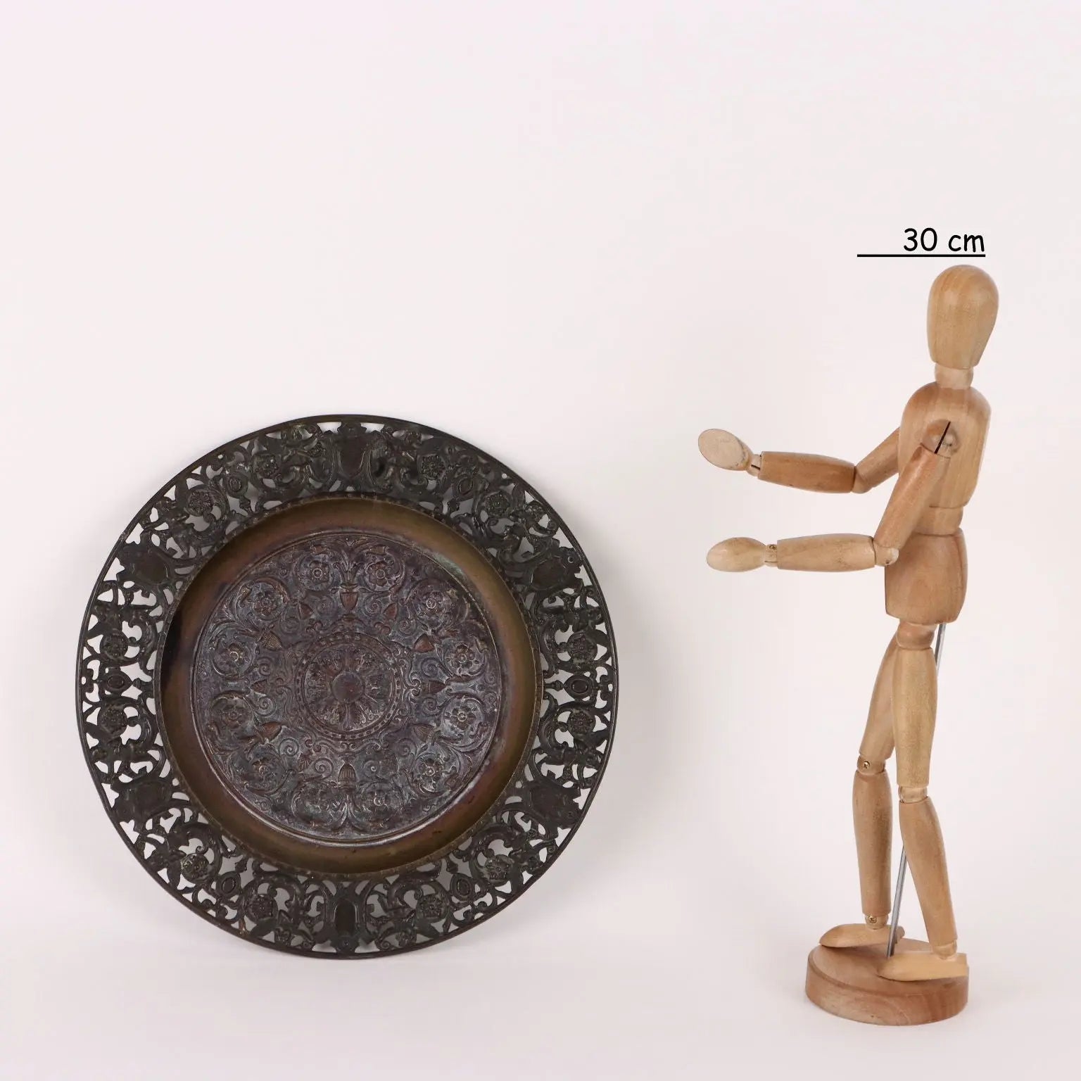 Antique Plate Bronze Antonio Pandiani Italy Late XIX Century - Italy, Late XIX Century | Antiques  Bronzes