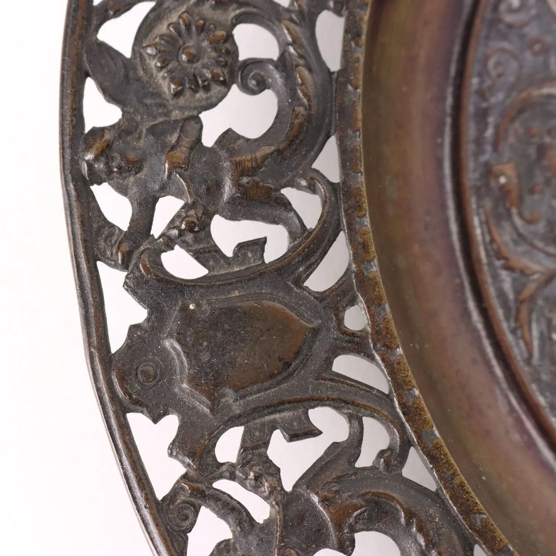 Antique Plate Bronze Antonio Pandiani Italy Late XIX Century - Italy, Late XIX Century | Antiques  Bronzes