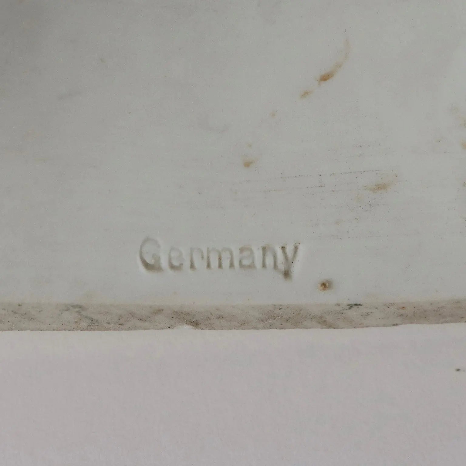 Statue in Case Biscuit Germany XIX-XX Century - Germany Late 1800s Early 1900s | Antiques | Ceramics Products