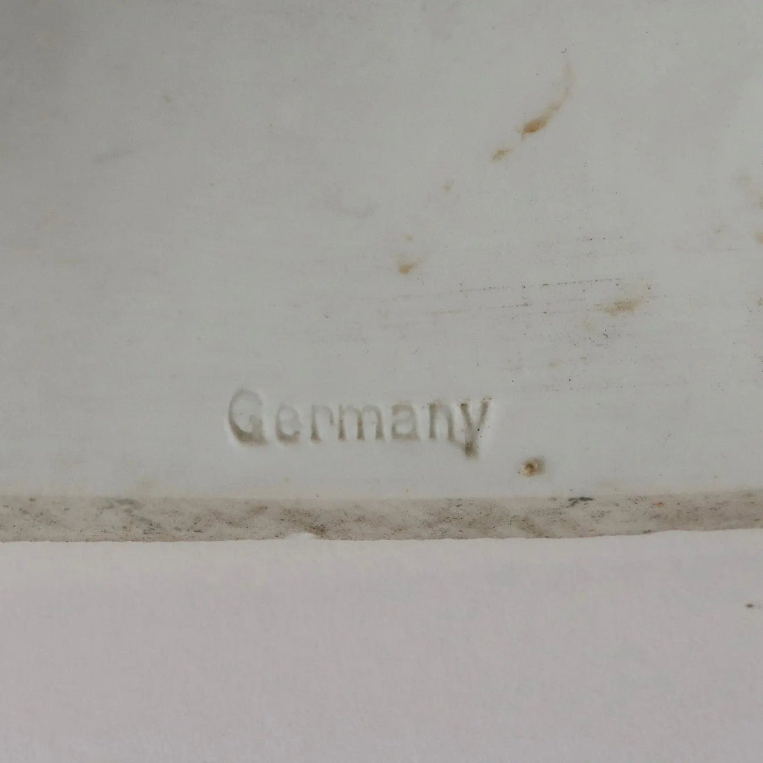 Statue in Case Biscuit Germany XIX-XX Century - Germany Late 1800s Early 1900s | Antiques | Ceramics Products