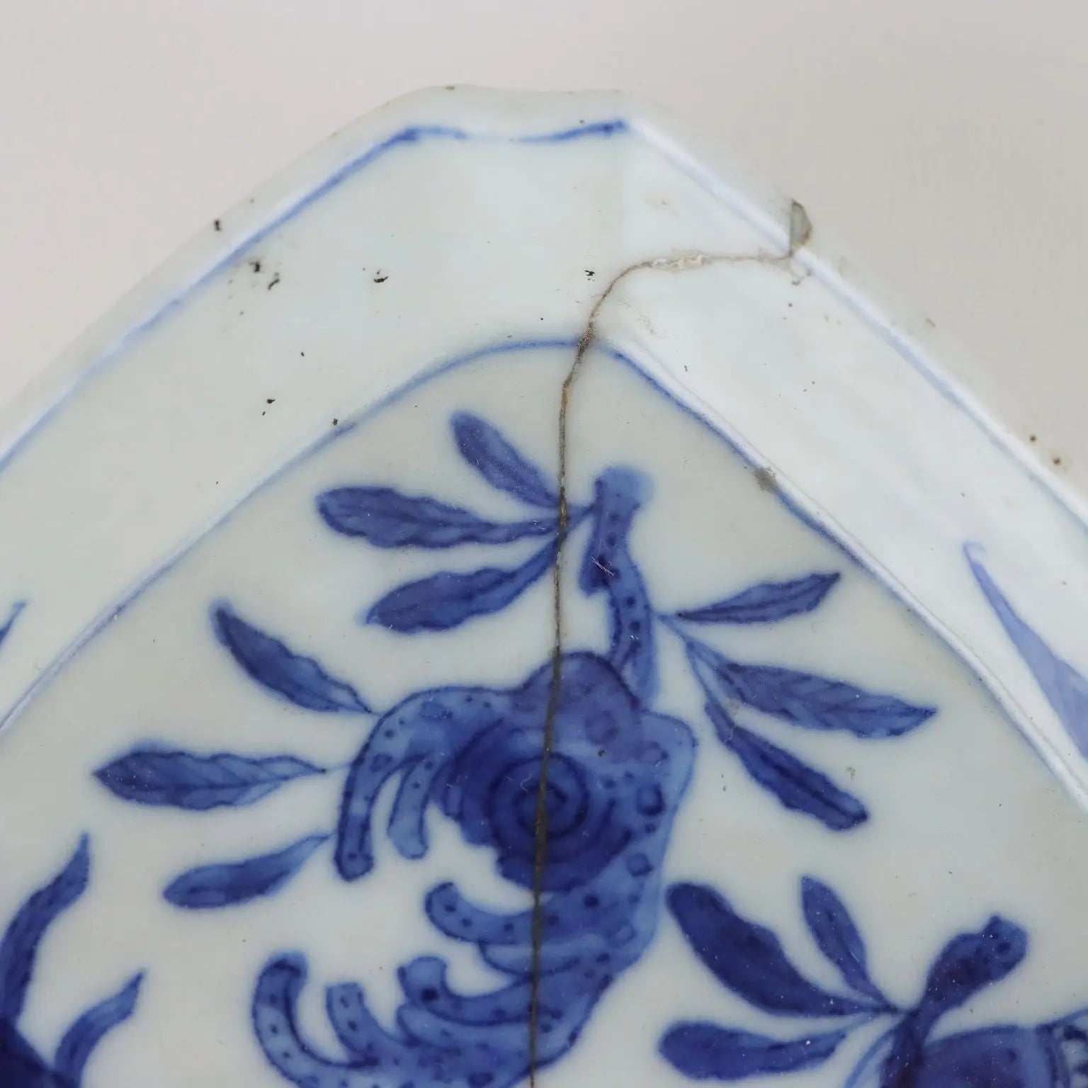 Small Chinese Plate Ko Sometsuke Chongzehn Era 1628-1644 - China Chongzhen Period 1628-1644 | Antiques | Ceramics Products