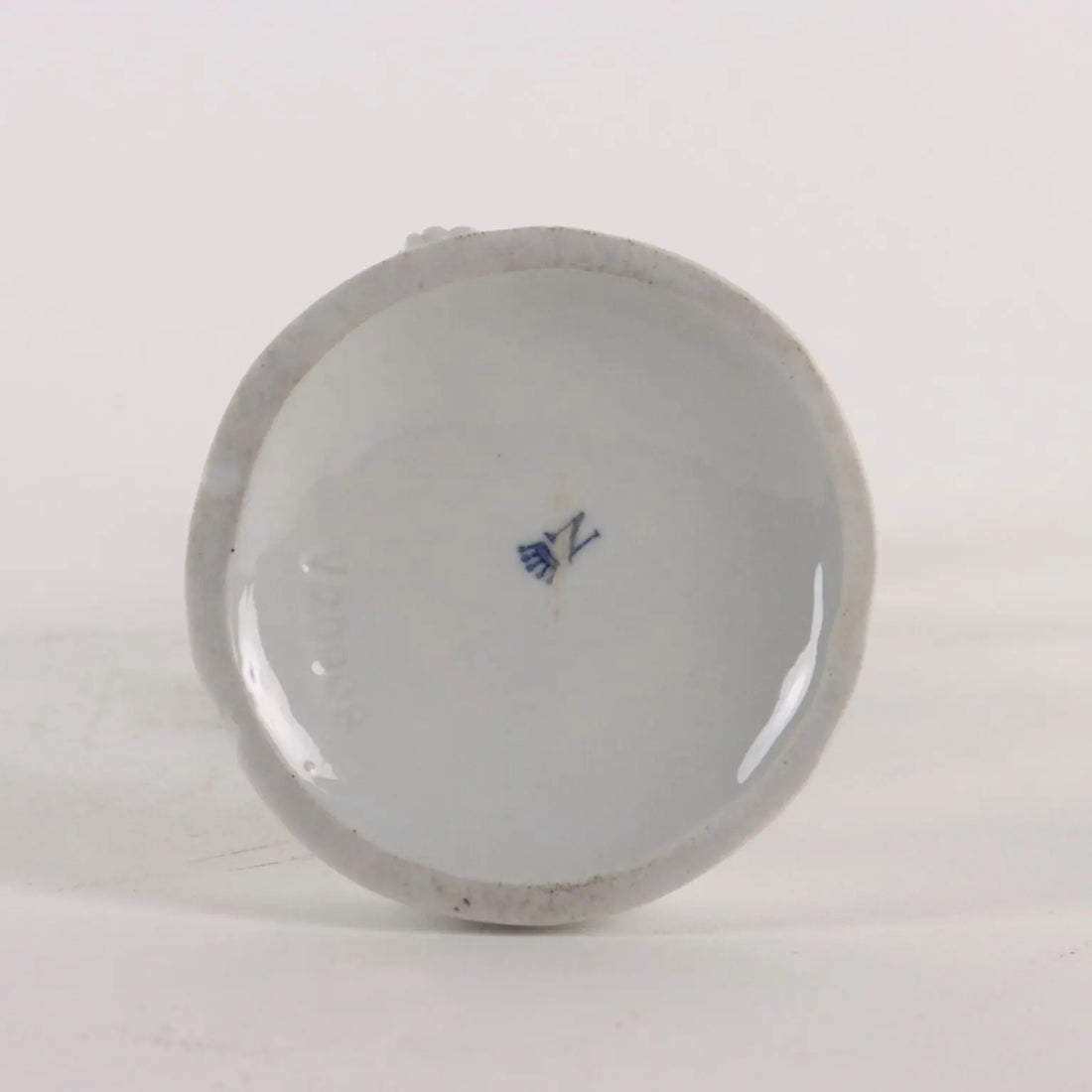 Ancient Sculpture Young Boy with Case Late '800 White Porcelain - Italy Late 19th century | Antiques | Ceramics Products