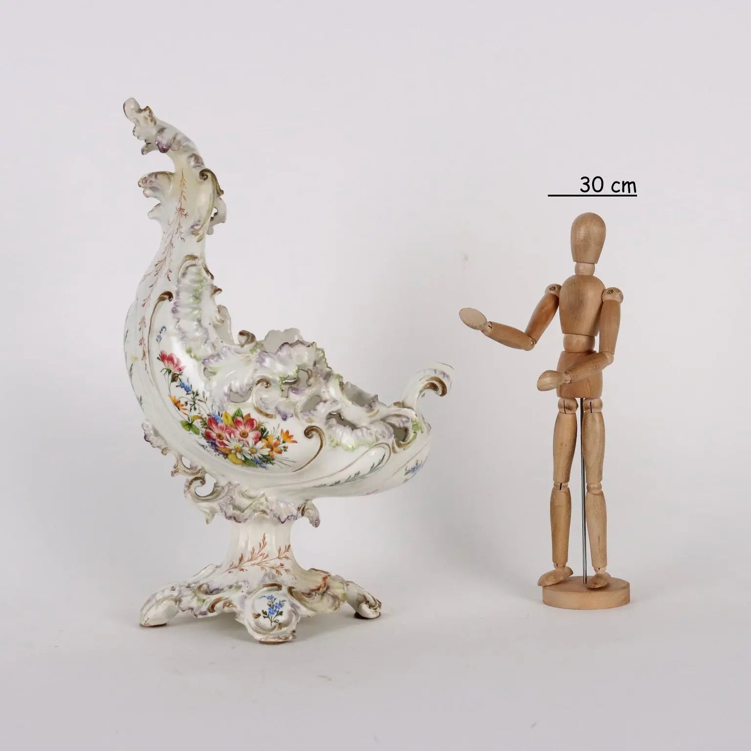 Ancient Centerpiece Nove Man. First Half XIX Century Majolica - Italy First Half of the 19th Century | Antiques | Ceramics Products