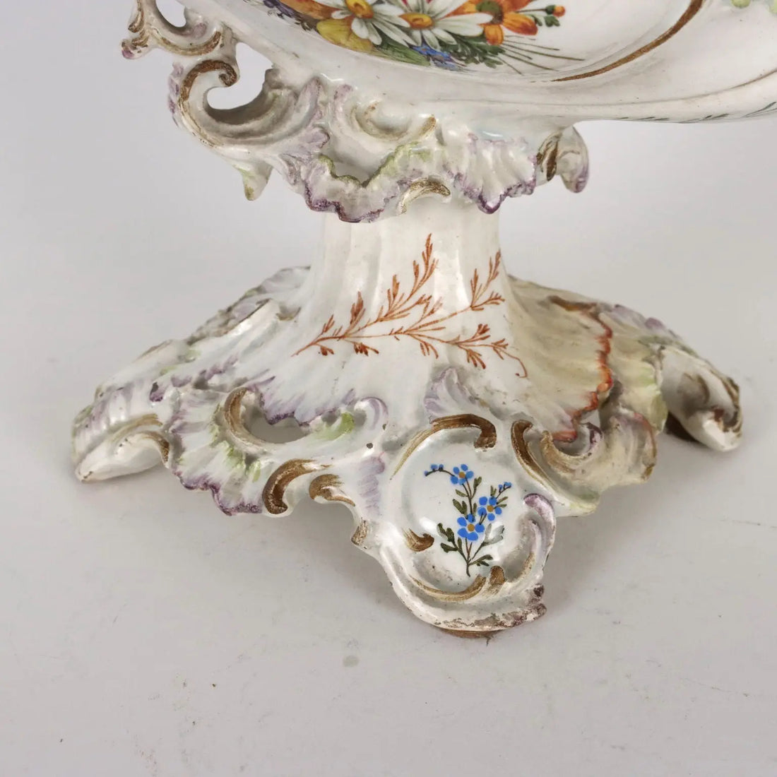 Ancient Centerpiece Nove Man. First Half XIX Century Majolica - Italy First Half of the 19th Century | Antiques | Ceramics Products