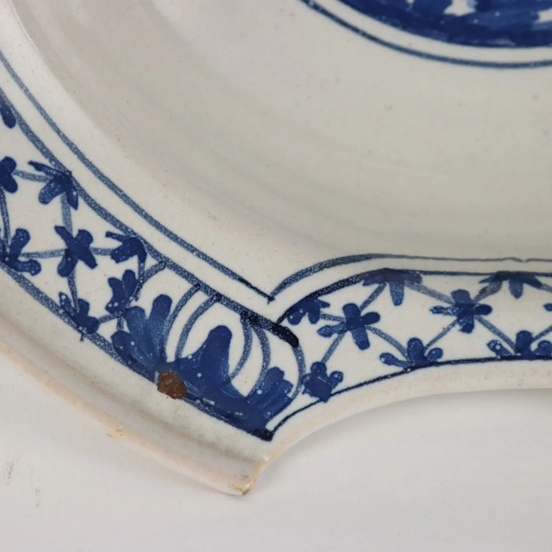 Ancient Shaving Basin from Pavia XIX Century Majolica Decorations - Italy, XIX Century | Antiques | Ceramics Products