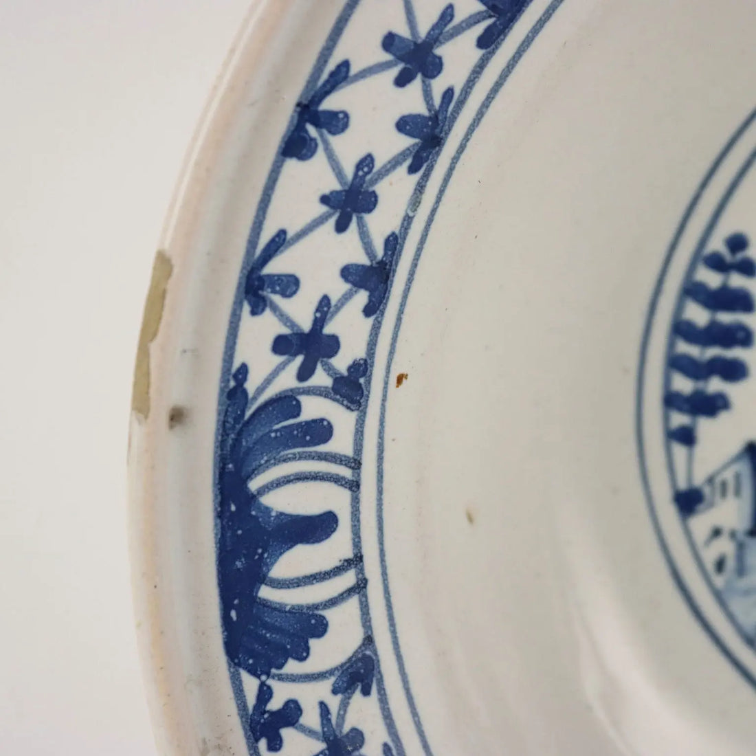 Ancient Shaving Basin from Pavia XIX Century Majolica Decorations - Italy, XIX Century | Antiques | Ceramics Products